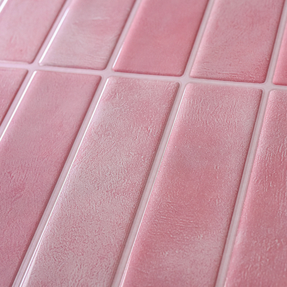Azulejo lineal rosa