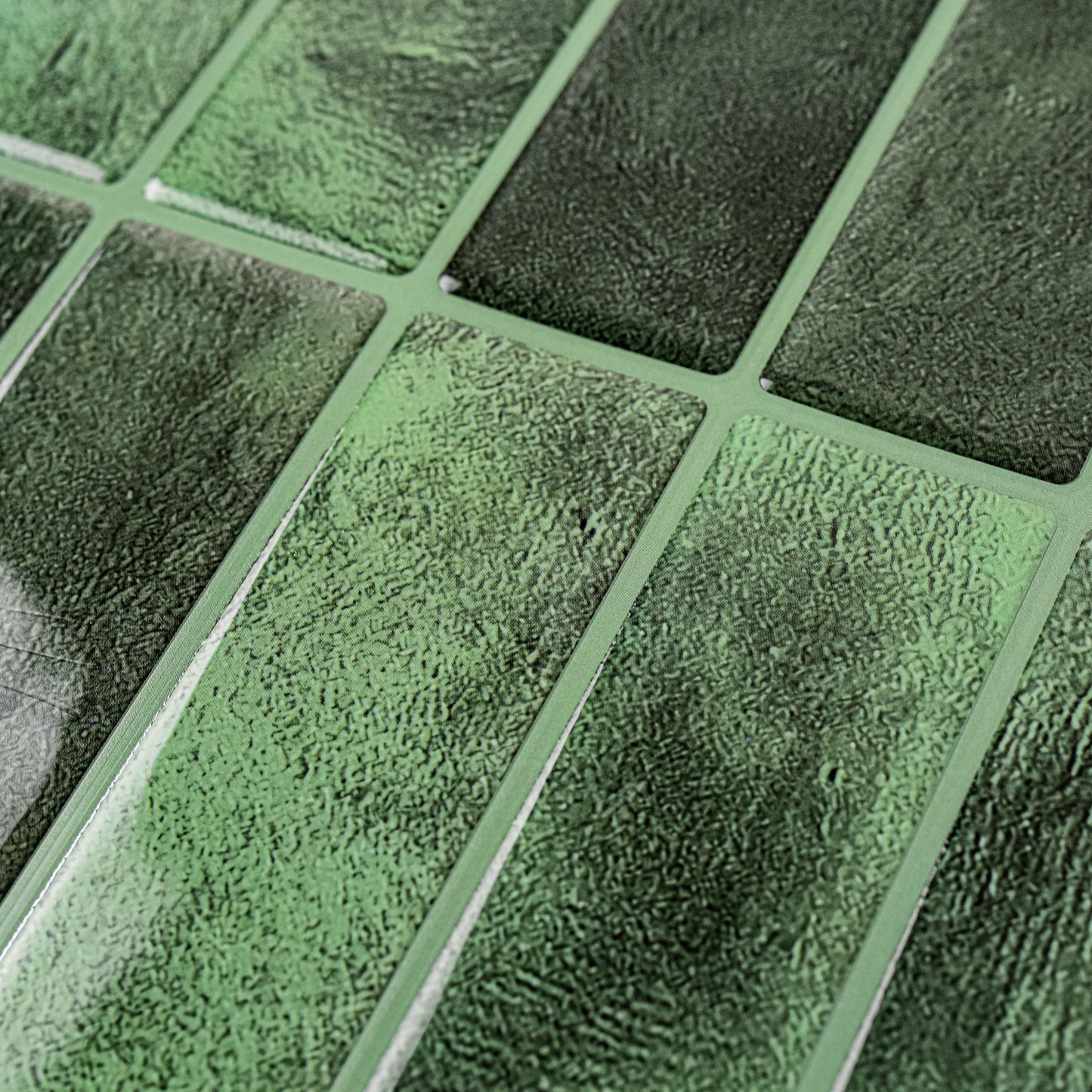 Linear Tile – Emerald Reed