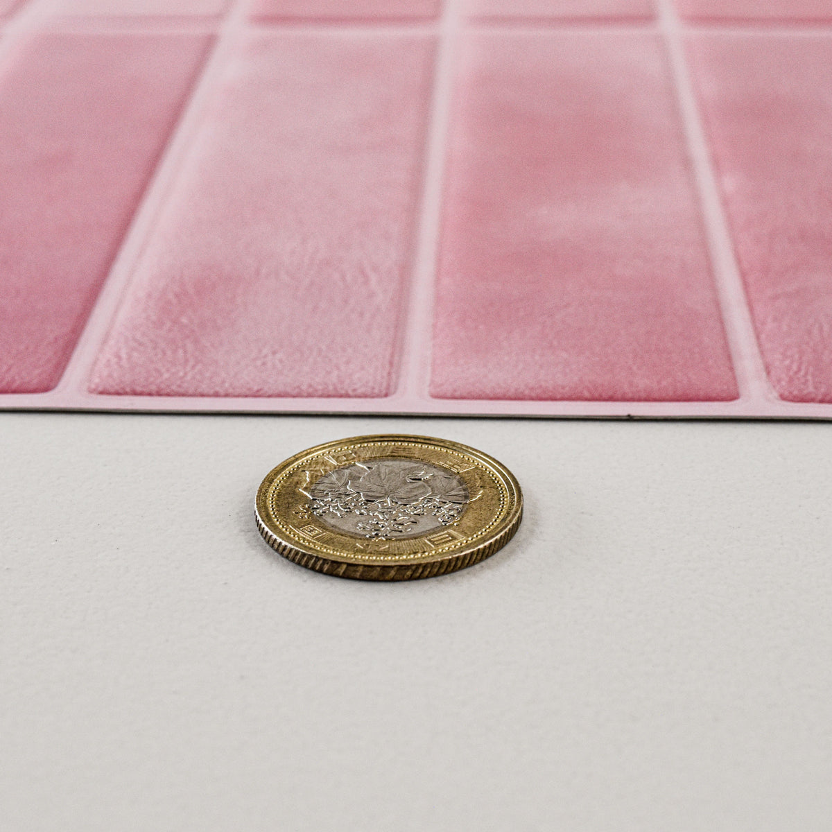 Azulejo lineal rosa