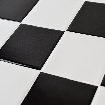Checker Tile – Black and white